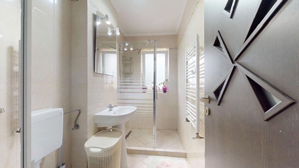 Apartament 121mp 3 camere 179.000 Euro