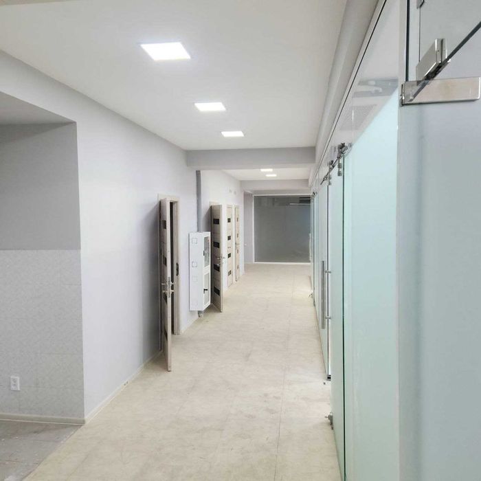 Аренда офиса 3 этаж 500 кв m2.