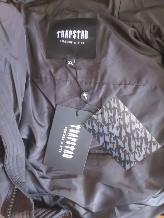 Продаю куртка TRAPSTAR в чёрном цвете.