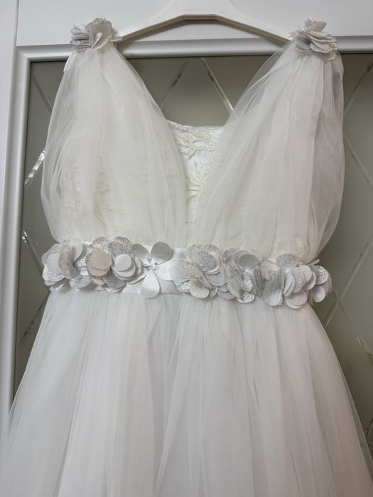 белое нарядное платье