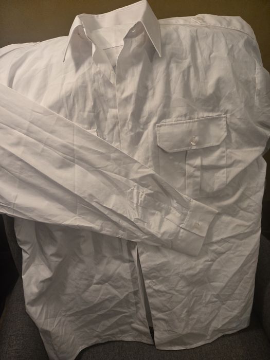 Мъжки бели ризи нови