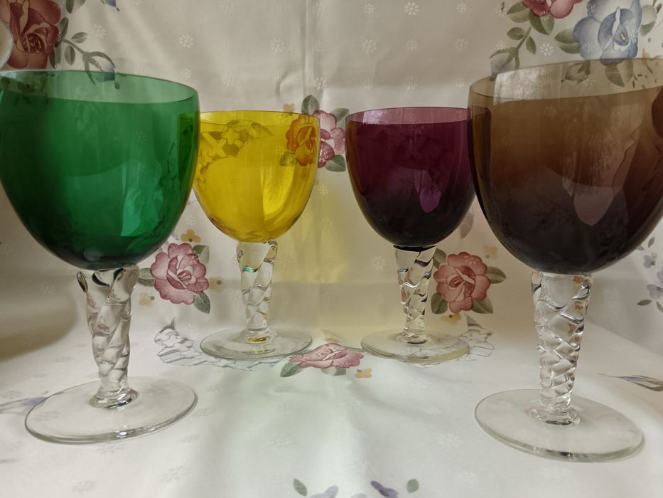 4 бр огромни чаши от цветно стъкло Мурано, всяка по 700 мл