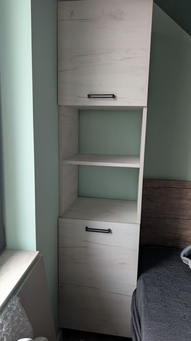 Детска стая - легло, бюро, нощно шкафче, голям шкаф, гардероб