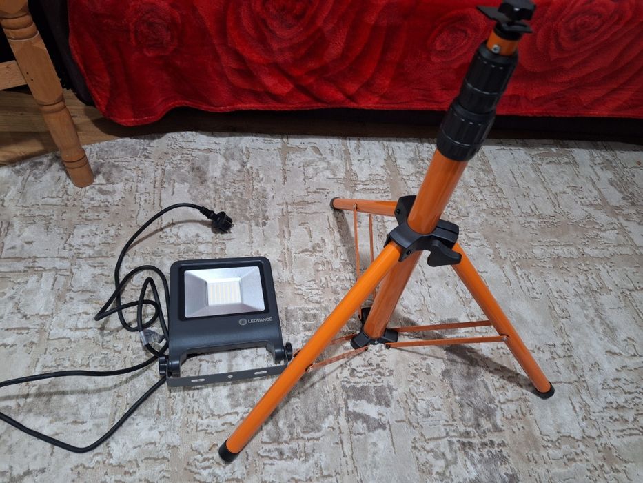 Trapied telescopic cu led