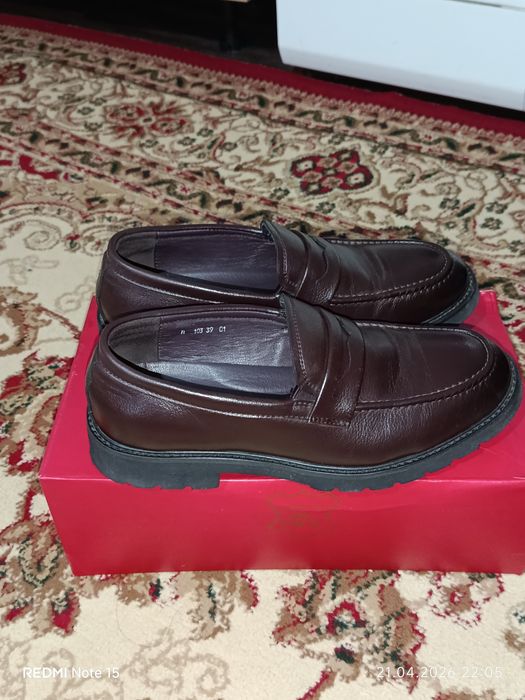 Туфли сатылады ..