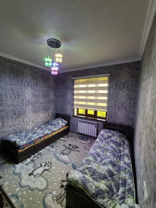 Oq tosh dacha [quyoshga yaqinda joylashgan)