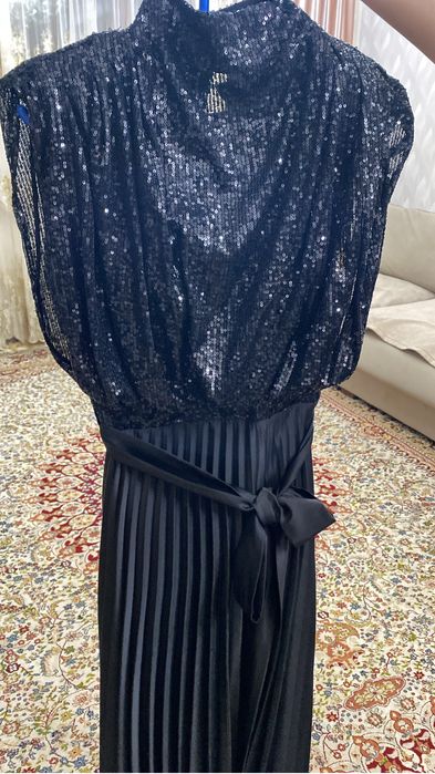 Черное вечернее платье