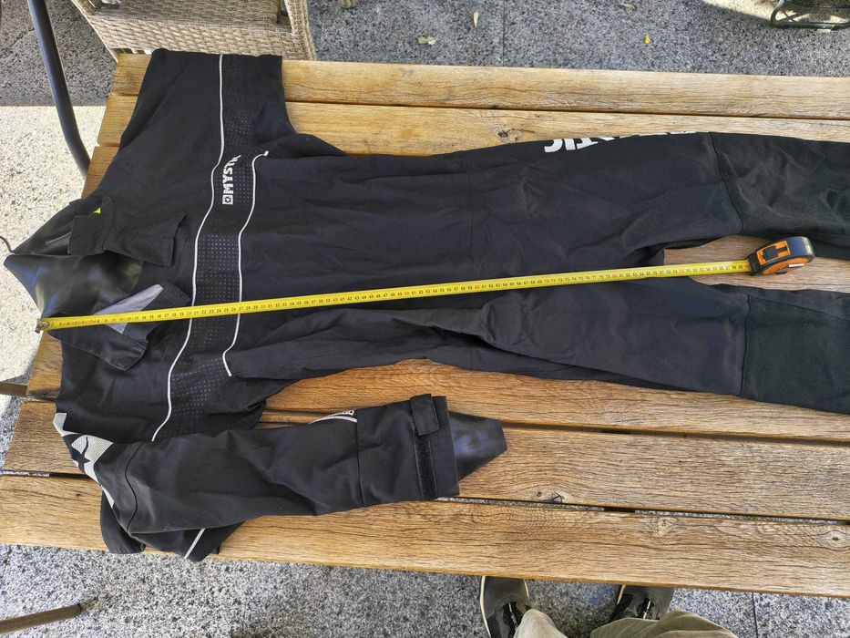 Сух костюм (Drysuit) за водни спортове