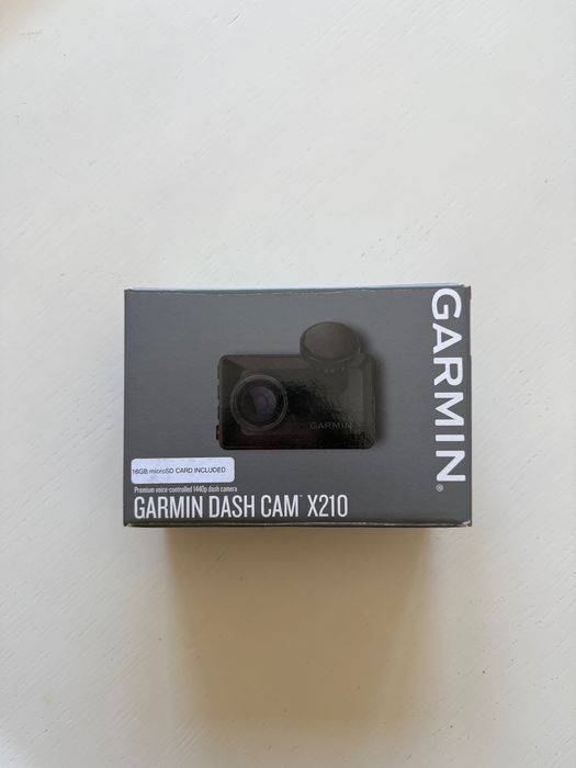 Видеорегистратор Garmin Dash Cam X210