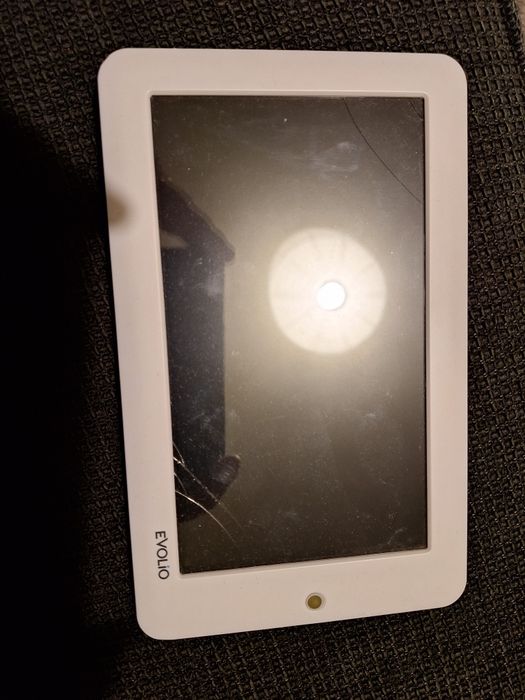 Tableta Evolio    4 GB - defecta -pentru piese