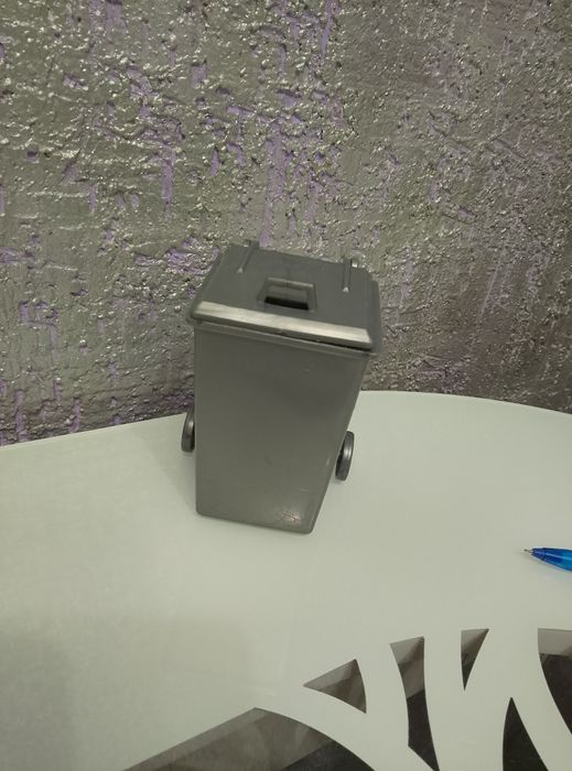 Мусоровоз игрушка