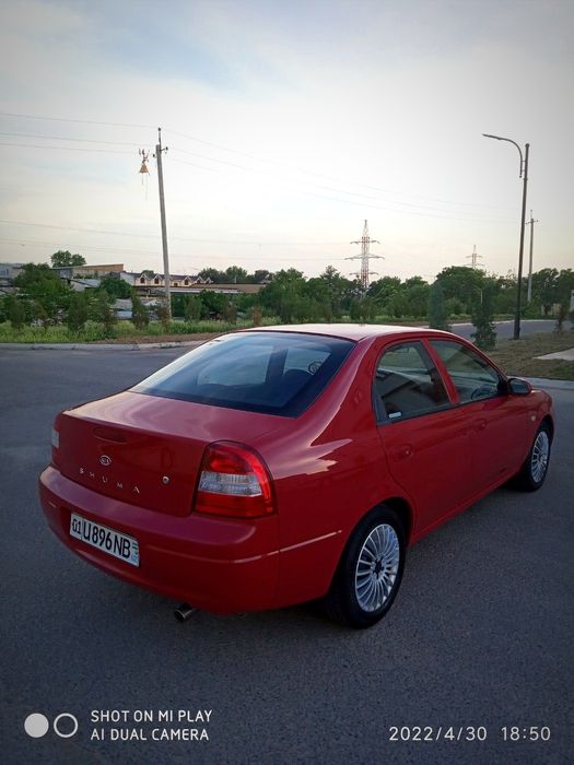KIA SHUMA avtomobili sotiladi