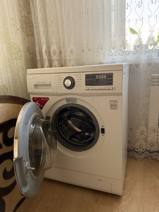 Продам машинку стиральную