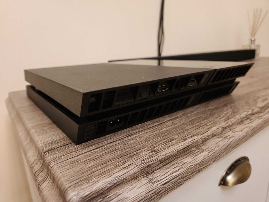 PlayStation 4 (PS4) 500GB - Modat, Complet functional