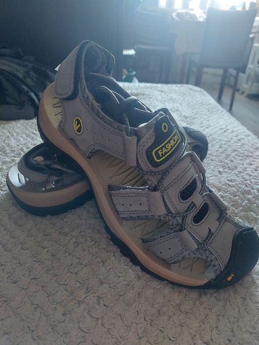 Продам новую обувь