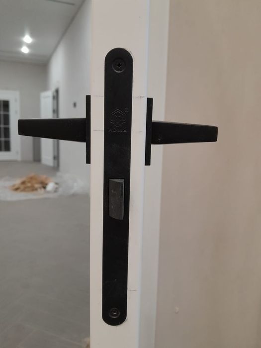 Установка Межкомнатных дверей цена начинается от 9900