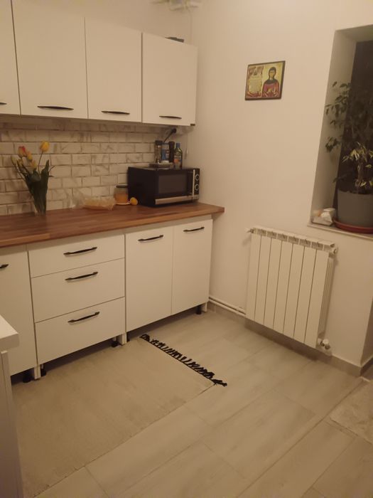 Vând apartament 3 camere  poarta 6