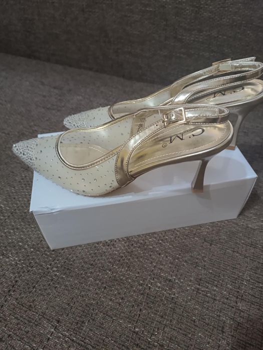 Дамски официални токчета.