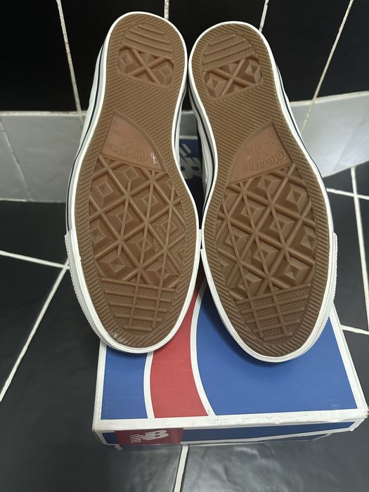 Vand adidasi Converse