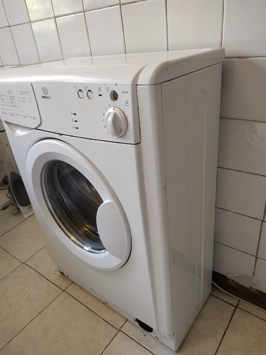 Стиральная машина Indesit б/у