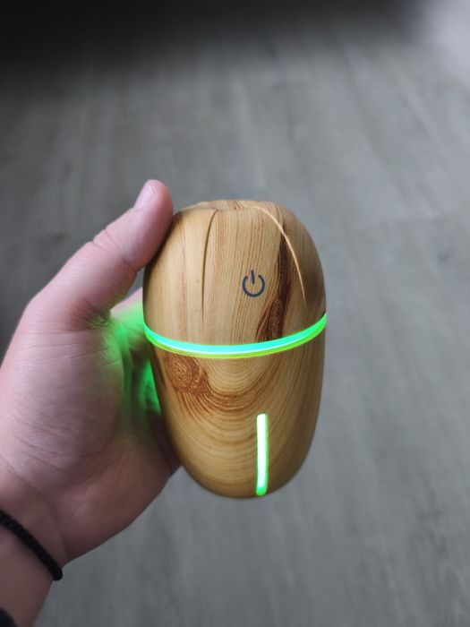 Umidificator portabil lumini RGB, 35 lei, doar in Cluj