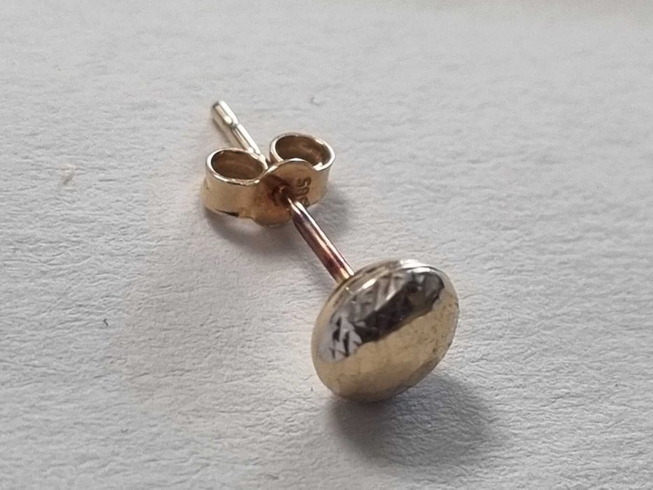 Златни обеци 0.56гр.