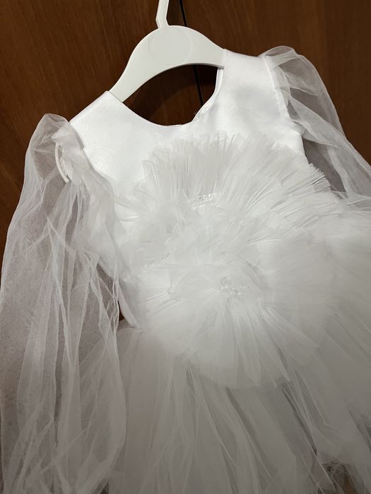 Платье на торжество , на годик