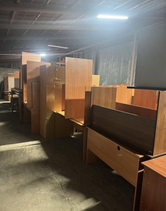 Столы, тумбы, офисные шкафы