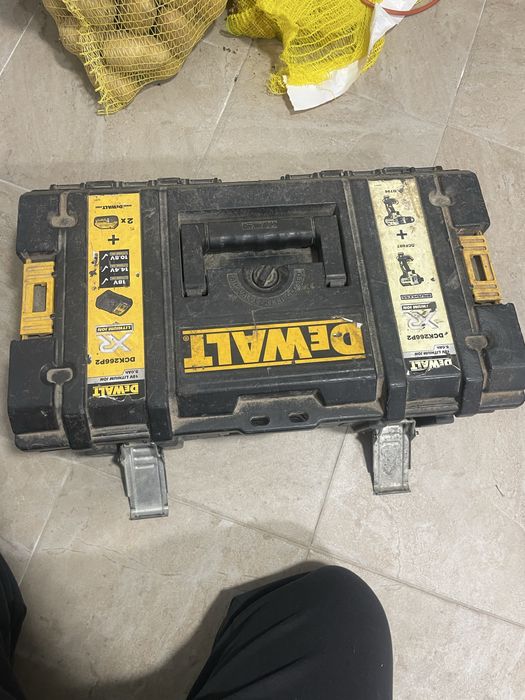 Dewolt 18v.     .      .