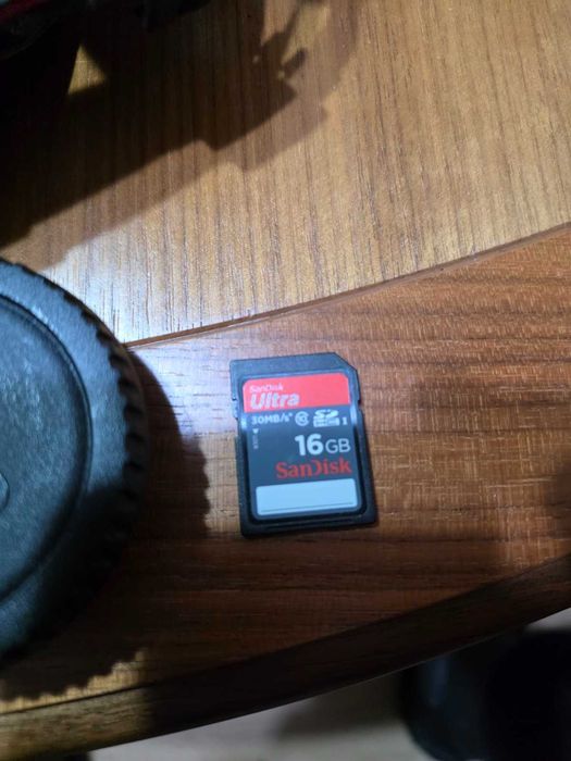 Фотоапарат Canon EOS 550D с 2 обектива.