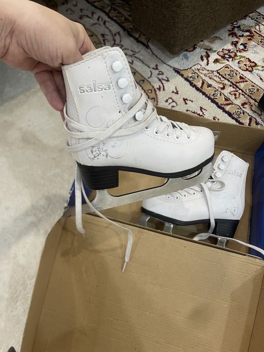Продам коньки фигурные