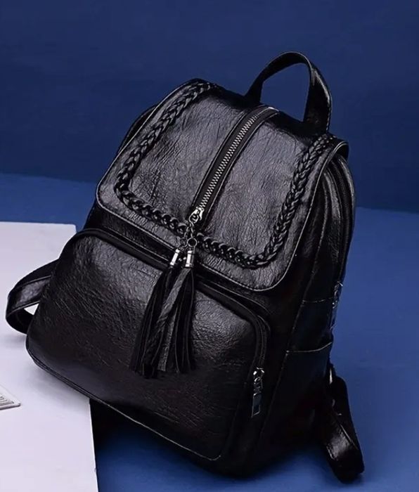 Елегантна дамска раница от еко кожа с модерен дизайн