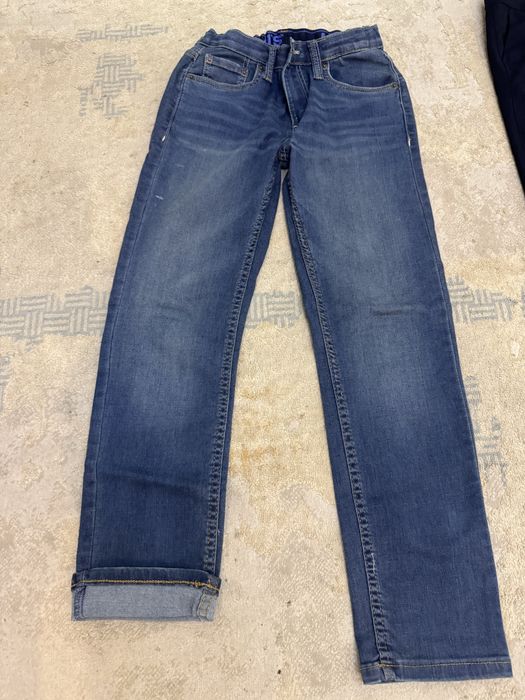 Школьная одежда , джинсы Levis оригинальные