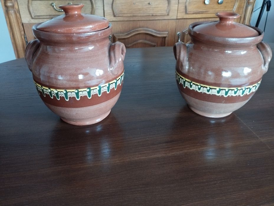 Продавам битови гърнета 2 броя.