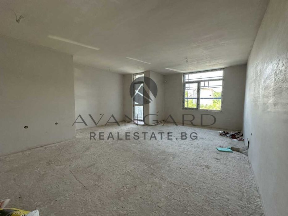 Продава се Тристаен апартамент в Пловдив, Кючук Париж - 113 кв.м за 706 €/кв.м - Снимка #1