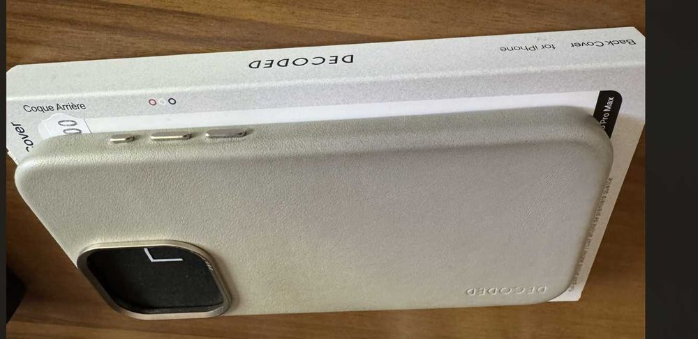 Кожен калъф Decoded Iphone 15 Pro Max в перфектно състояние