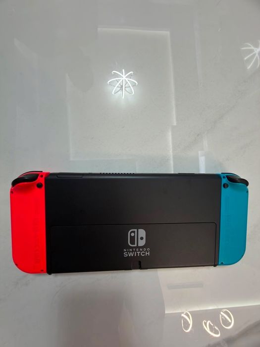 Nintendo Switch OLED (64GB) + 256GB MicroSD + EA FC 24 – Пълен комплект, КАТО НОВ!