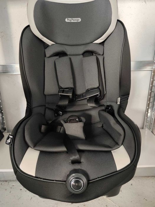 детско столче за кола Peg Perego FF105 + Isofix база i-Size
