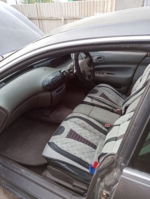 Продам Мазда 1993