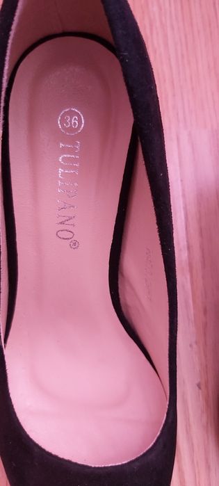 Обувки на ток 36 номер.20 лв.