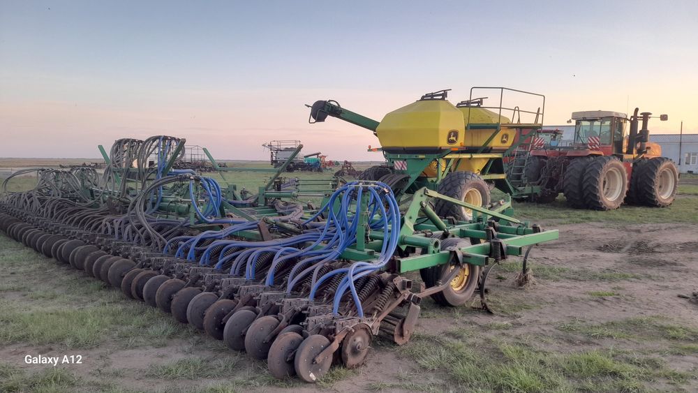 посевной комплекс John Deere 730