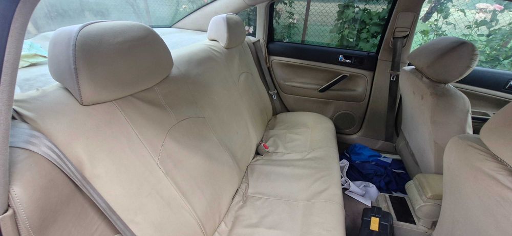Passat B5 pentru piese.