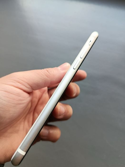 Iphone SE 2020 белый 128gb