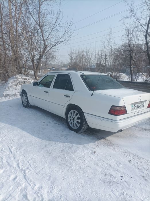 Мерседесс Бенс Е200