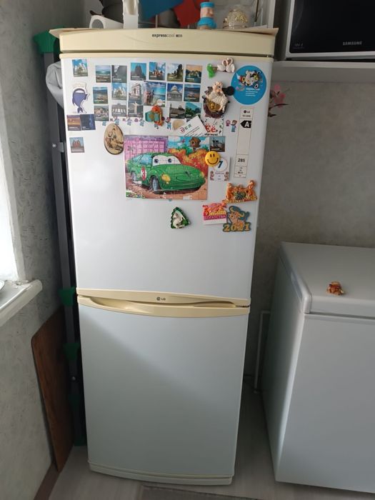 Продаи холодильник LG
