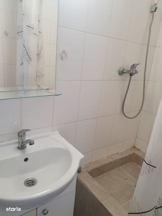 Garsoniera de închiriat Apărătorii Patriei metrou