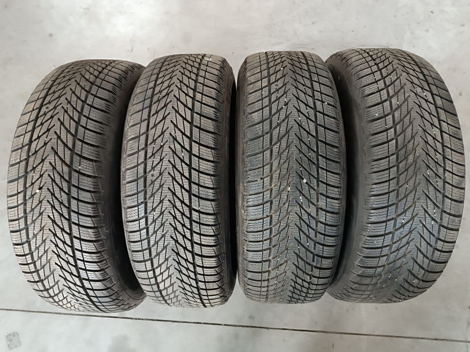 Anvelope iarna 215 60 16 Goodyear ca noi dot2024
