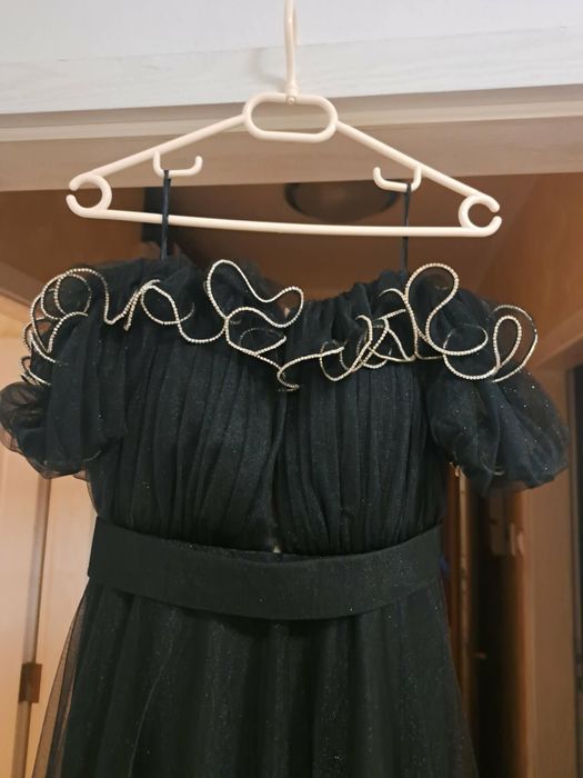 Черна дълга блястяща рокля