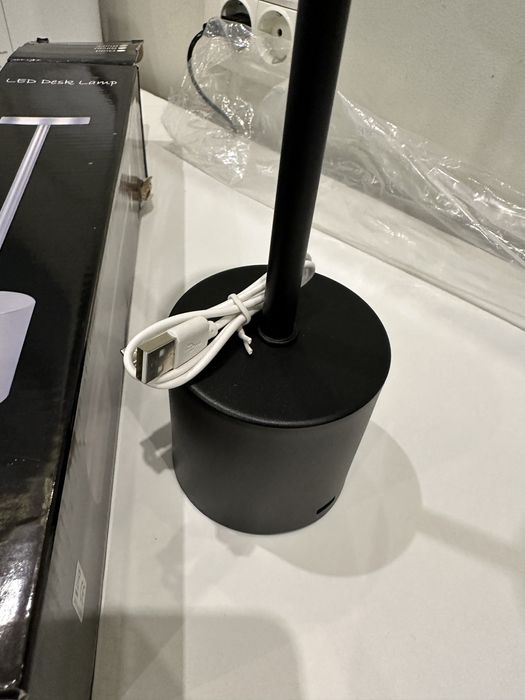 Lampa de masa LED reincarcabila