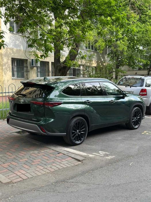 TOYOTA Highlander 2023 — imagine 3